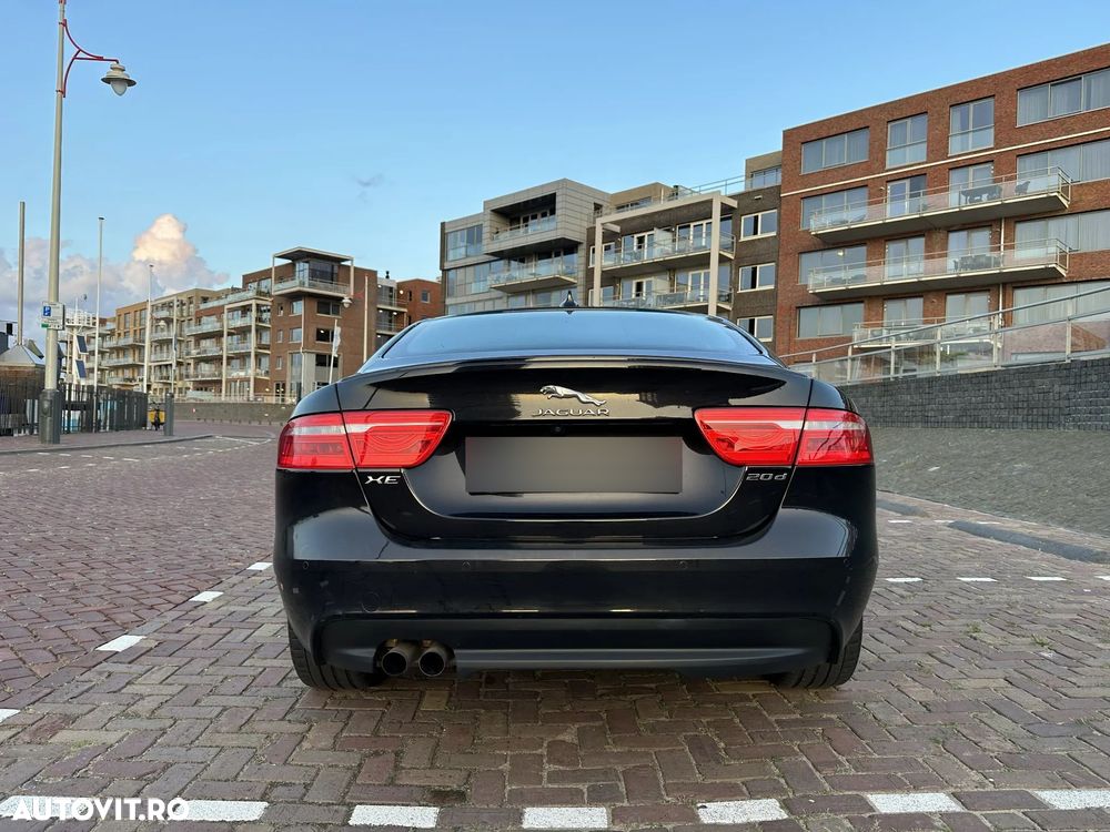 Jaguar XE 2.0 Portfolio - 17