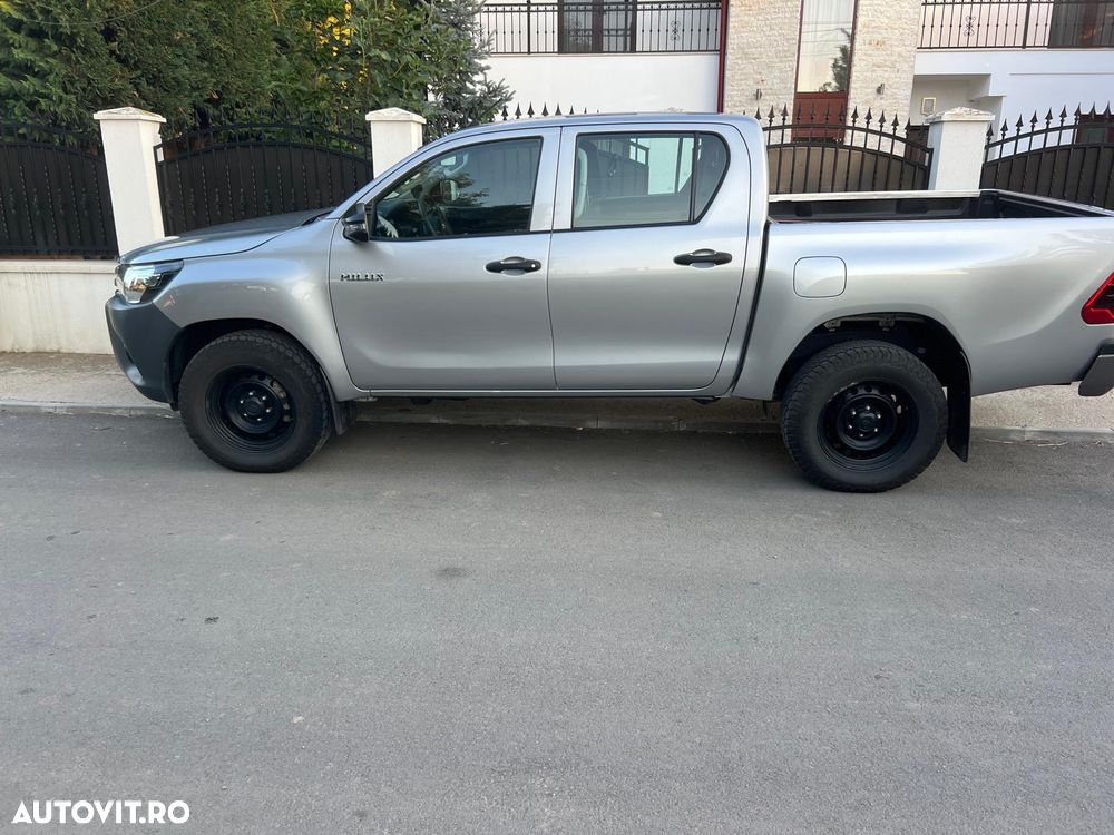 Toyota Hilux 4x4 Double Cab M/T Comfort - 2