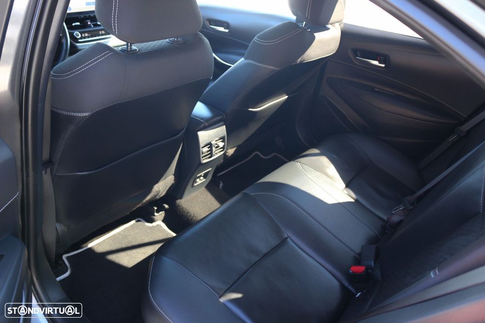 Toyota Corolla SD 1.8 Hybrid Luxury - 39