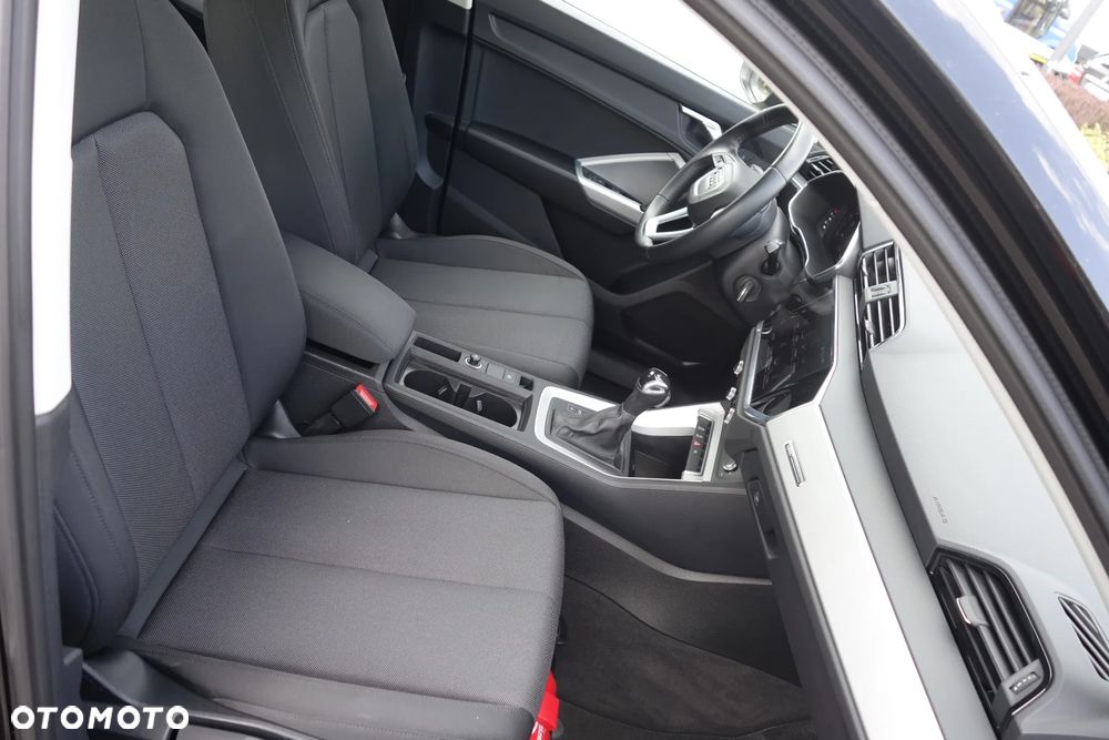 Audi Q3 35 TFSI S tronic - 8