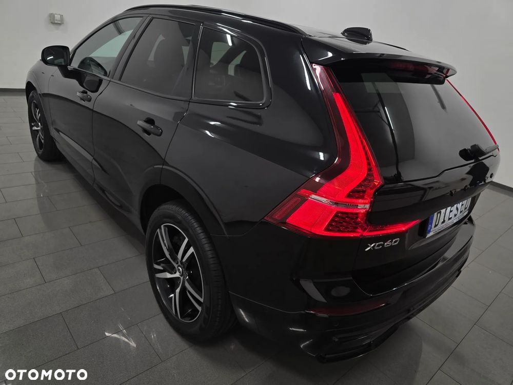 Volvo XC 60 B4 D Plus Dark - 5