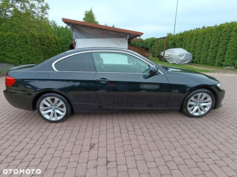BMW Seria 3 325i - 4