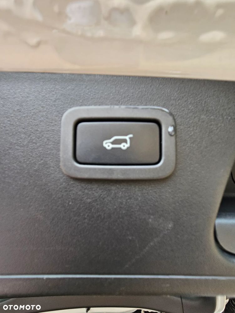 Jaguar E-Pace D150 R-Dynamic - 17