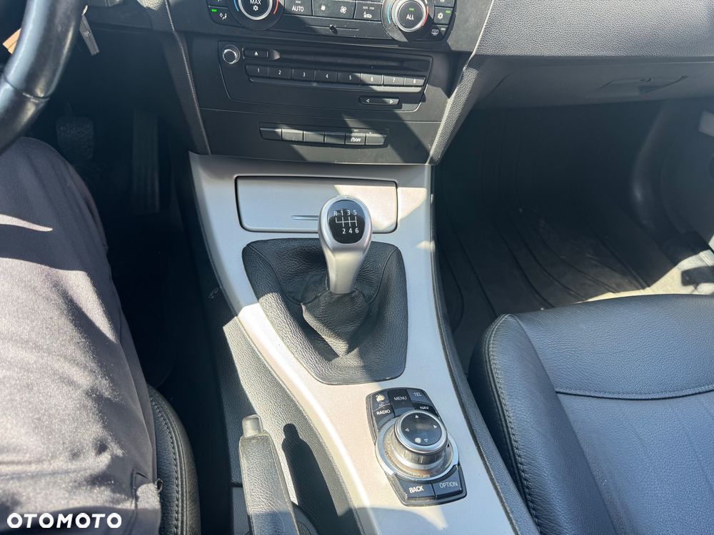 BMW Seria 3 318d DPF Edition Sport - 14