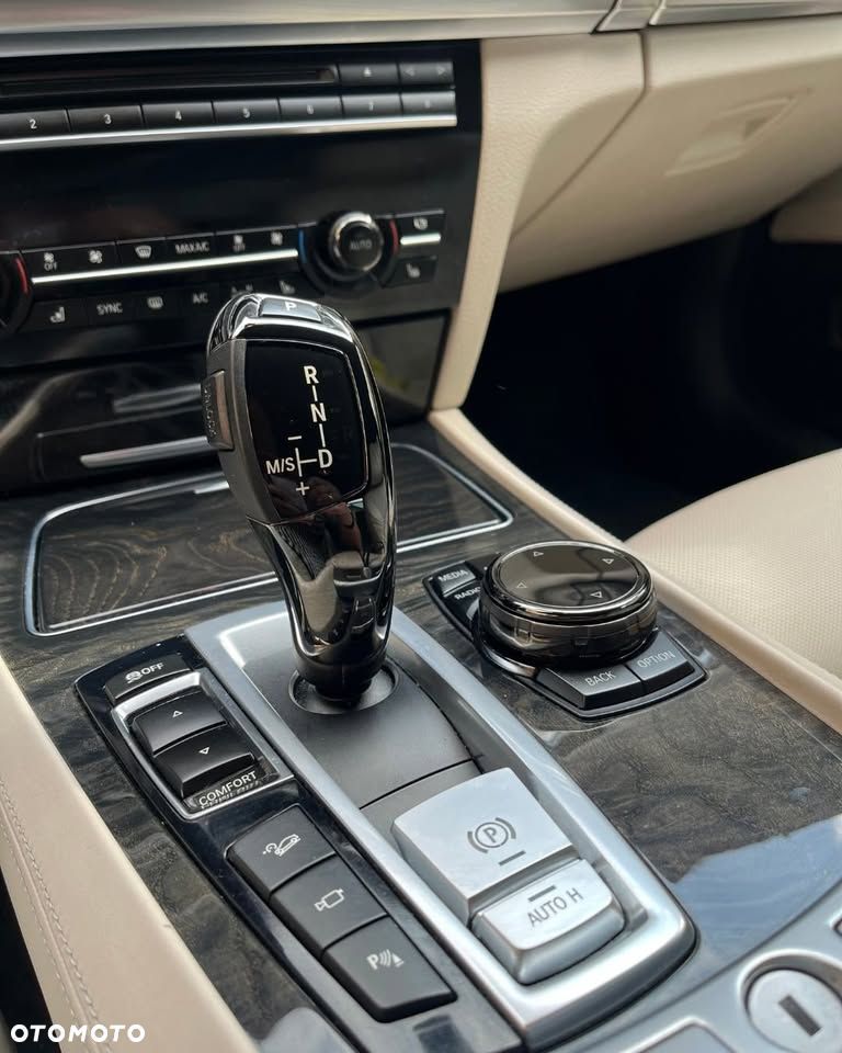 BMW Seria 7 750d xDrive - 16