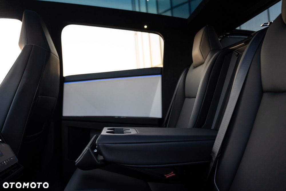 Tesla Cybertruck - 13