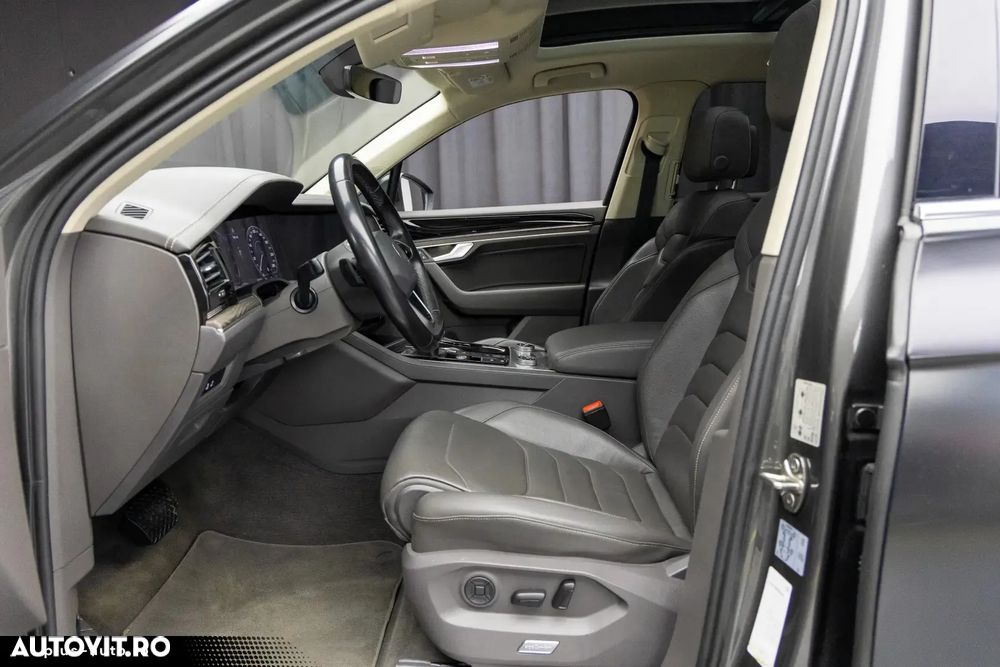 Volkswagen Touareg 3.0 V6 e-Hybrid 4Motion Aut. Atmosphere - 17