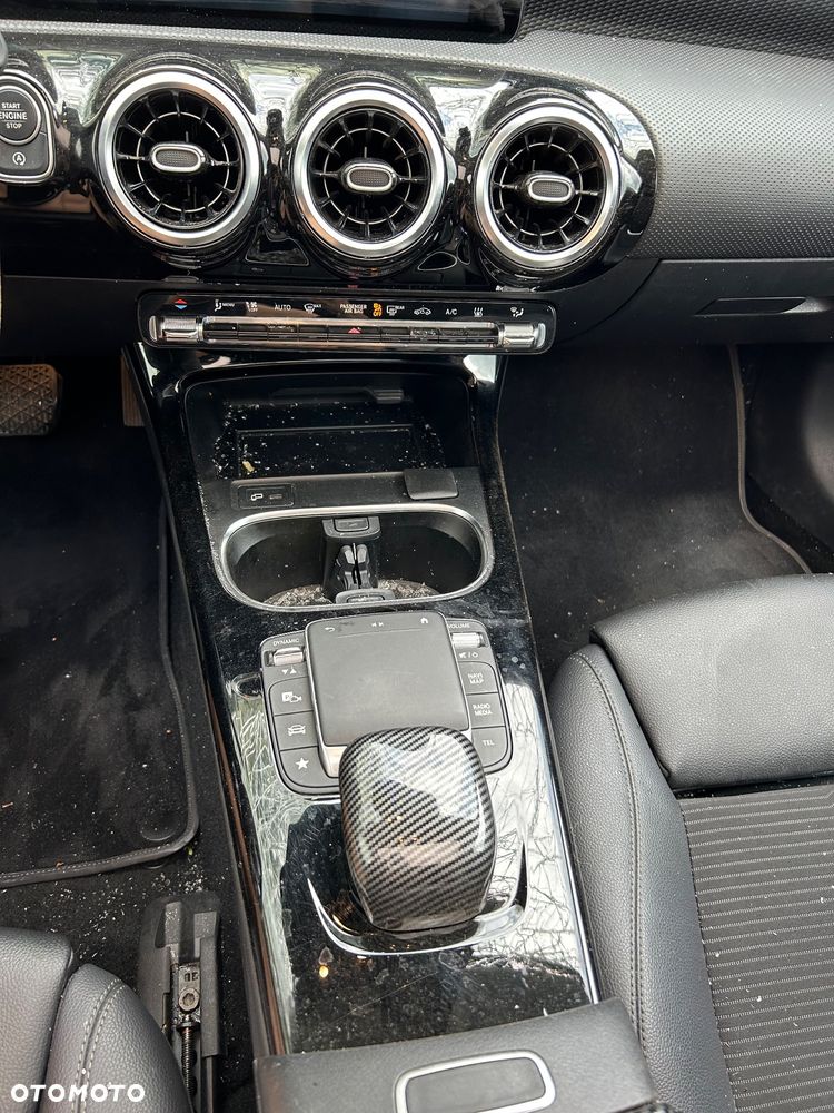 Mercedes-Benz CLA - 25