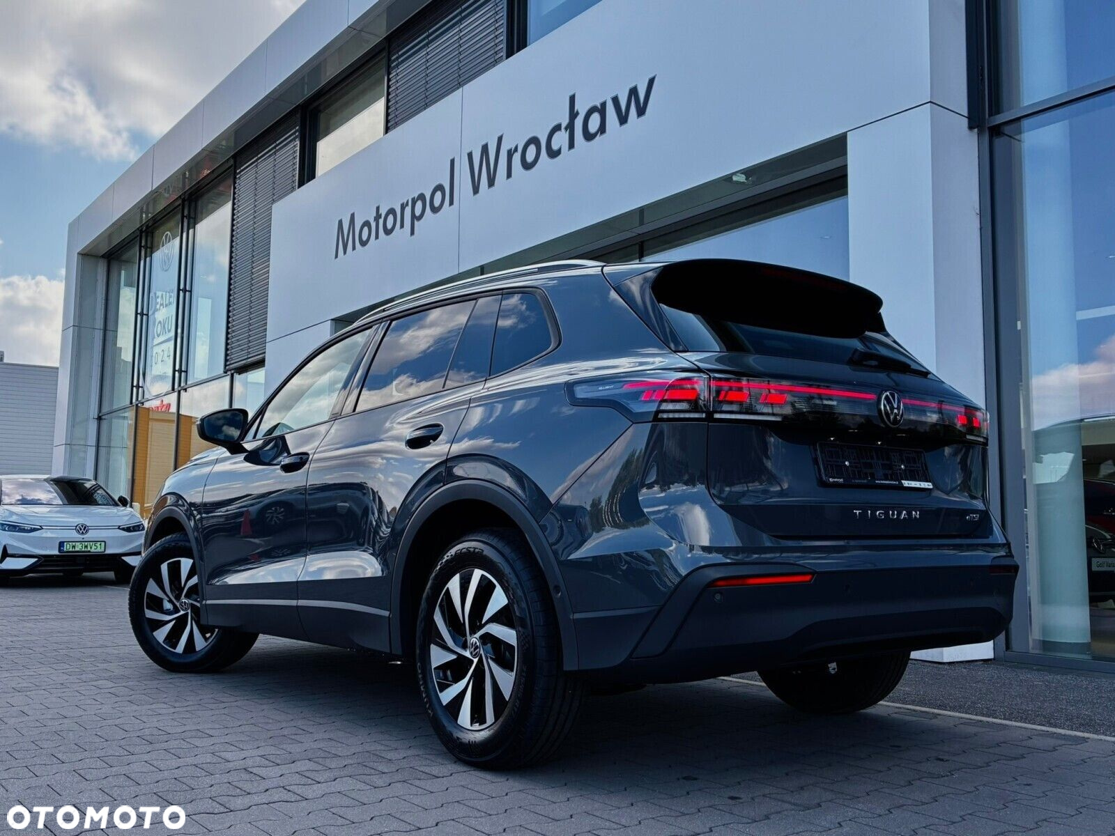 Volkswagen Tiguan - 3