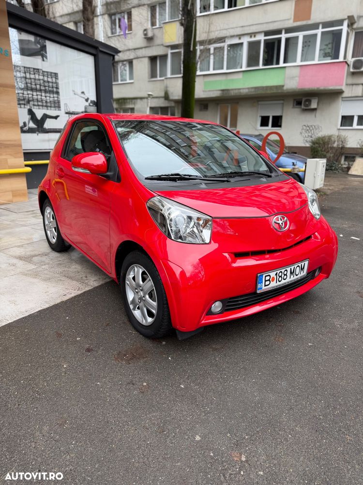 Toyota iQ - 2