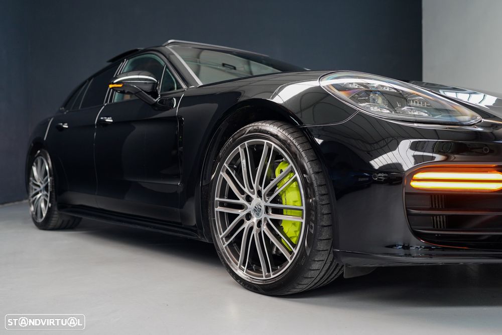 Porsche Panamera Sport Turismo 4 E-Hybrid - 16