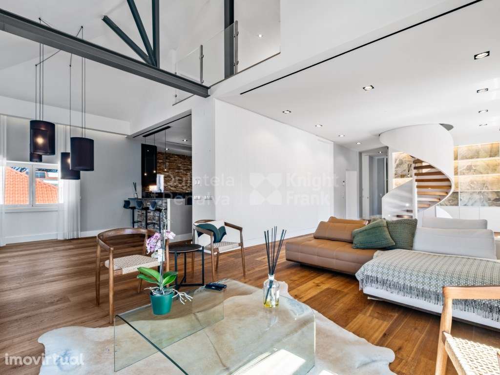 Moradia T6+1 com anexo independente no centro histórico de Cascais - Grande imagem: 4/52