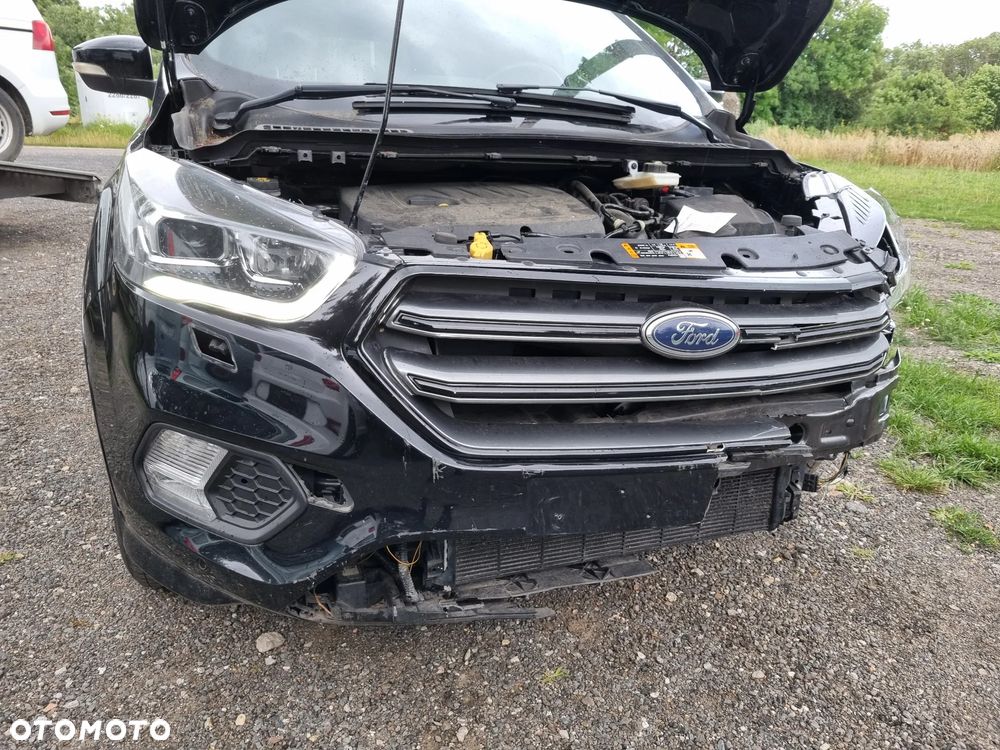 Ford Kuga 1.5 EcoBoost 2x4 ST-Line - 4