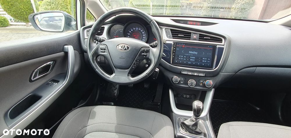 Kia Ceed - 30