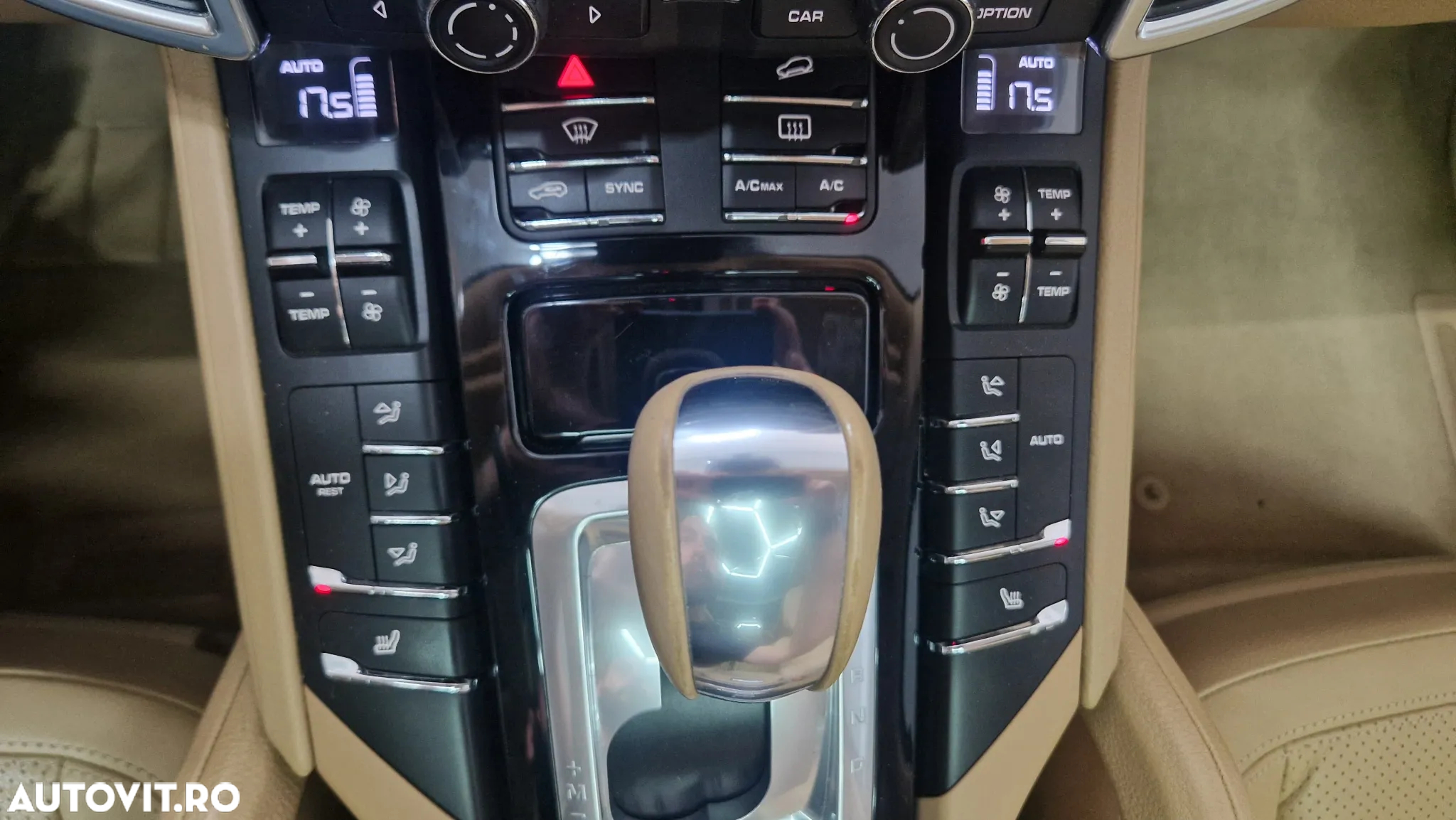 Porsche Cayenne - 25