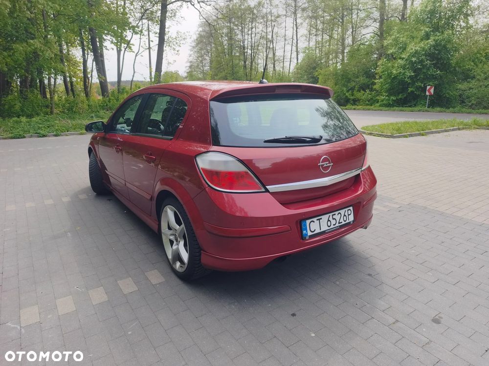 Opel Astra 2.0 T Cosmo - 3