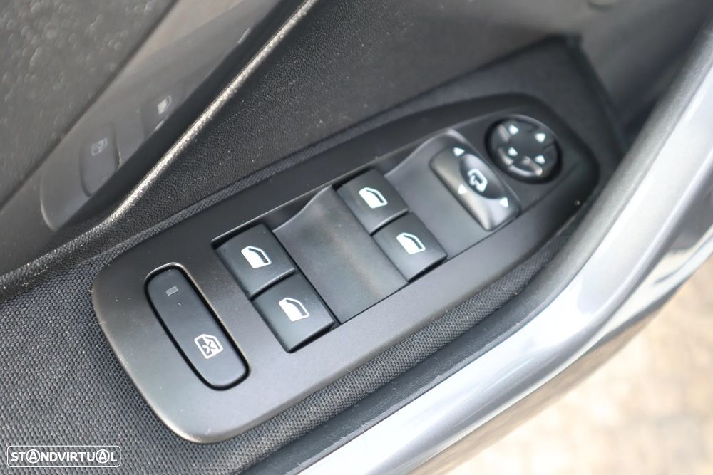 Peugeot 2008 1.2 PureTech Style - 15