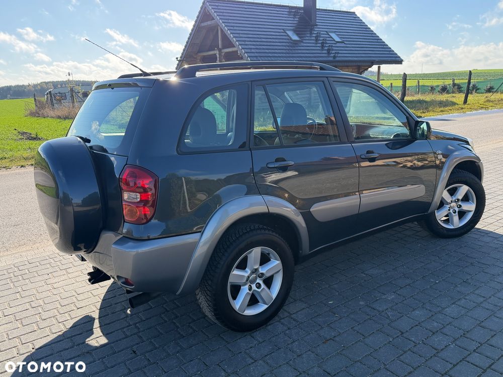 Toyota RAV4 D-4D 4x4 Sol - 18