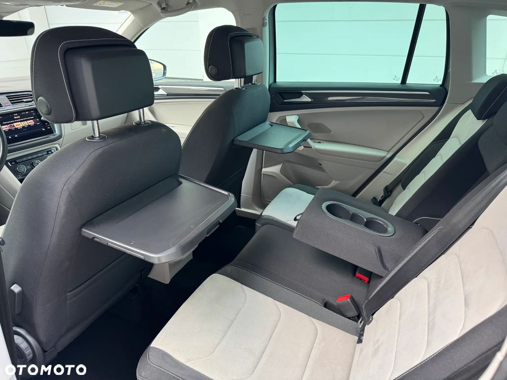 Volkswagen Tiguan - 11