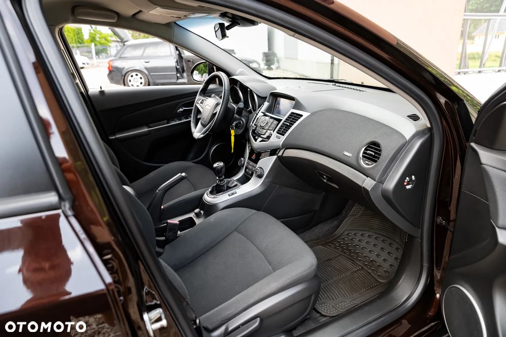 Chevrolet Cruze - 22