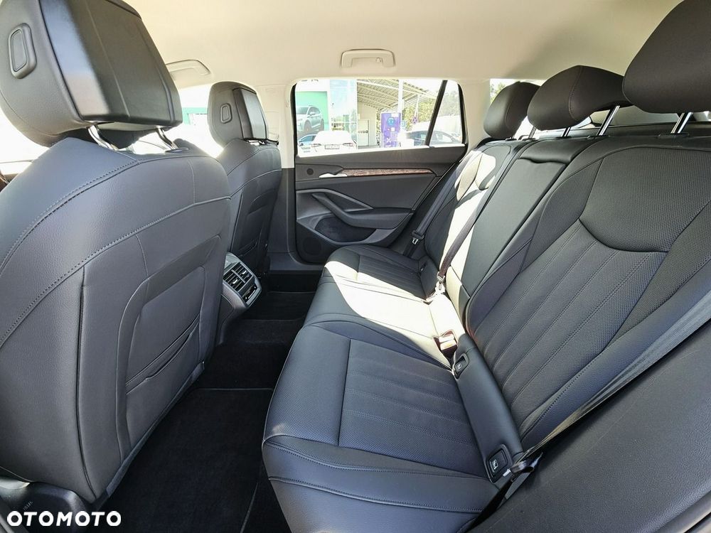Skoda Superb 2.0 TDI SCR 4x4 L&K DSG - 13