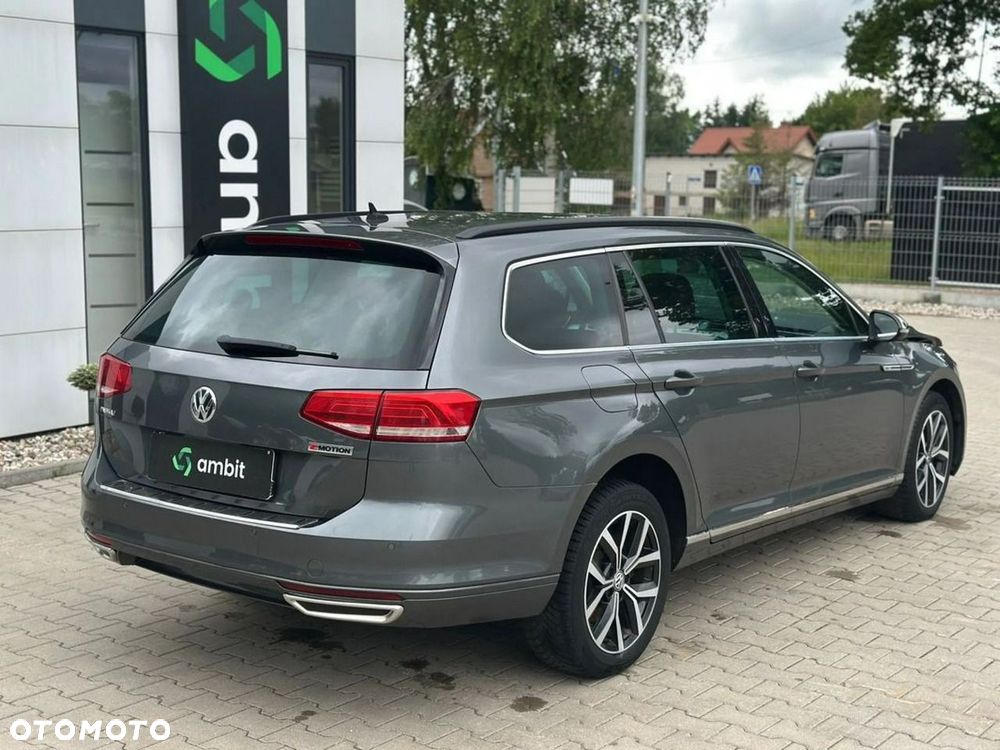 Volkswagen Passat - 7