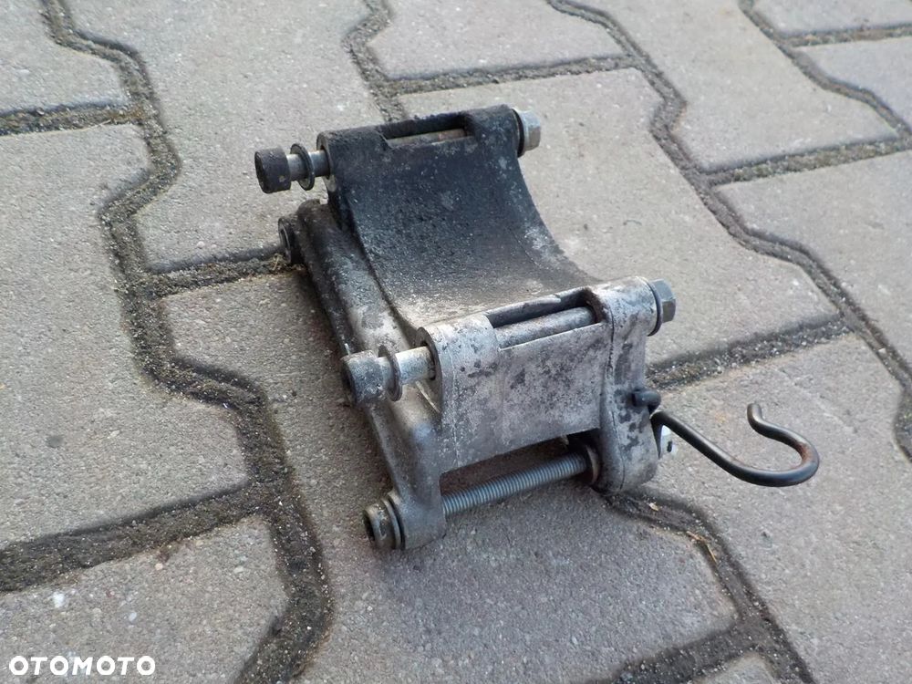 VW T4 LT 2.5TDI ŁAPA SPRĘŻARKI KLIMATYZACJI 074260887B