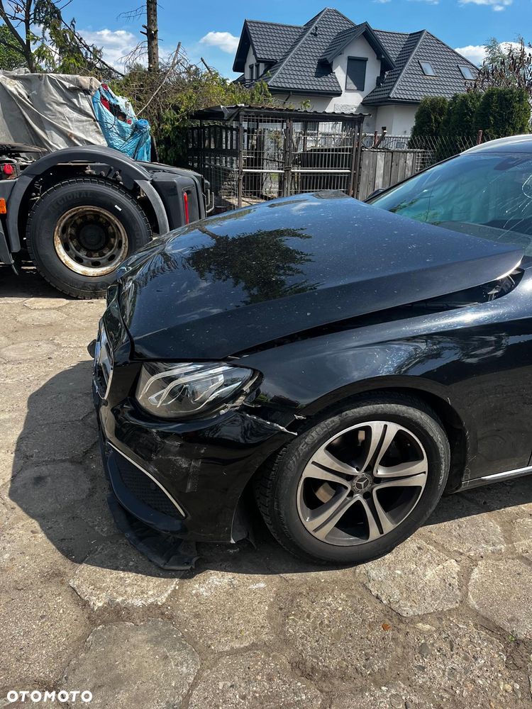 Mercedes-Benz Klasa E 220 d 9G-TRONIC - 2