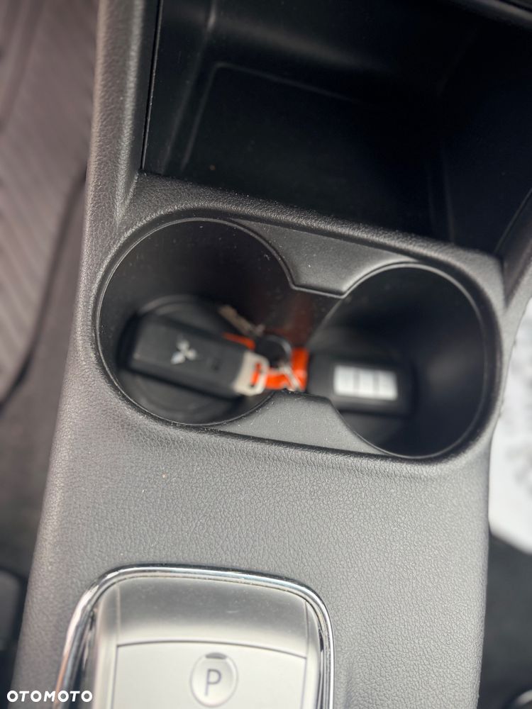 Mitsubishi Outlander - 21