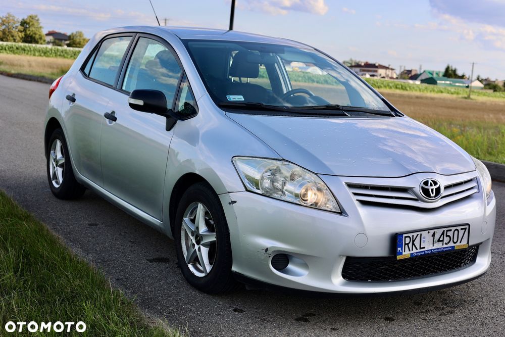Toyota Auris 1.4 D-4D 2010 - 3