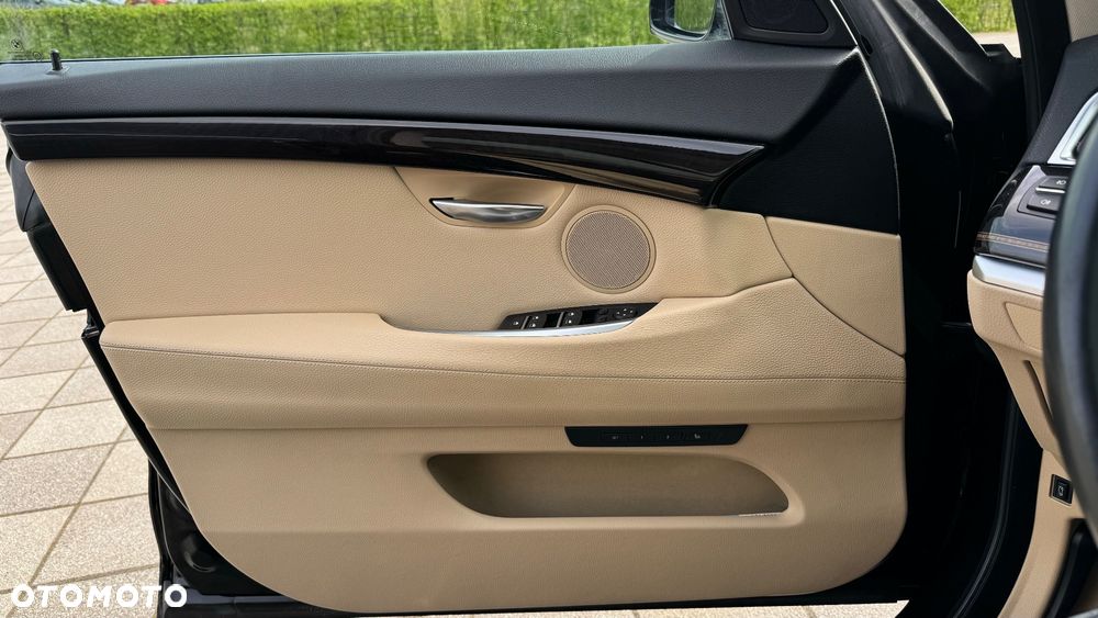 BMW 5GT - 5