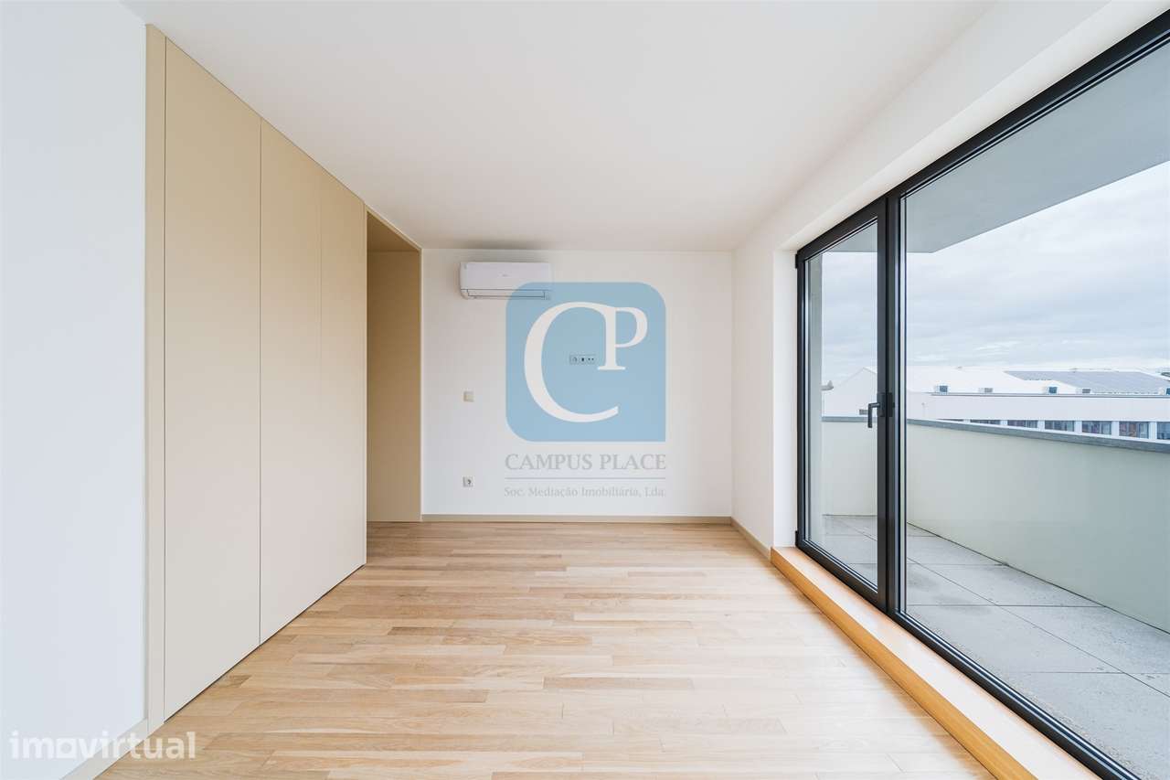 Apartamento T1Kit Duplex, com terraço, junto à Praça da República - Grande imagem: 4/32