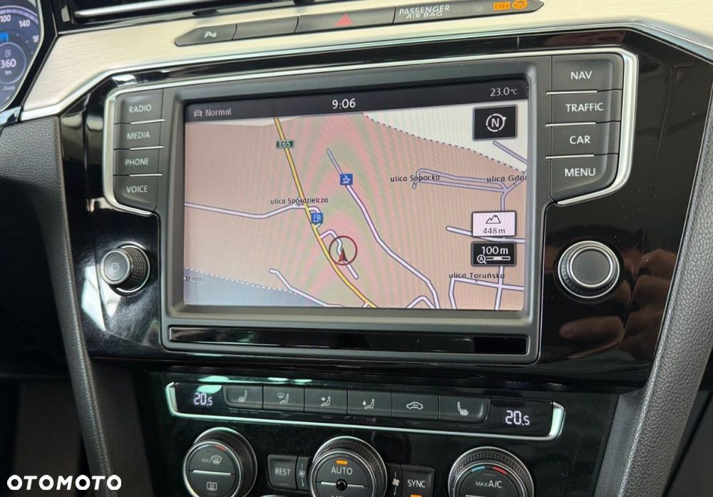 Volkswagen Passat - 22