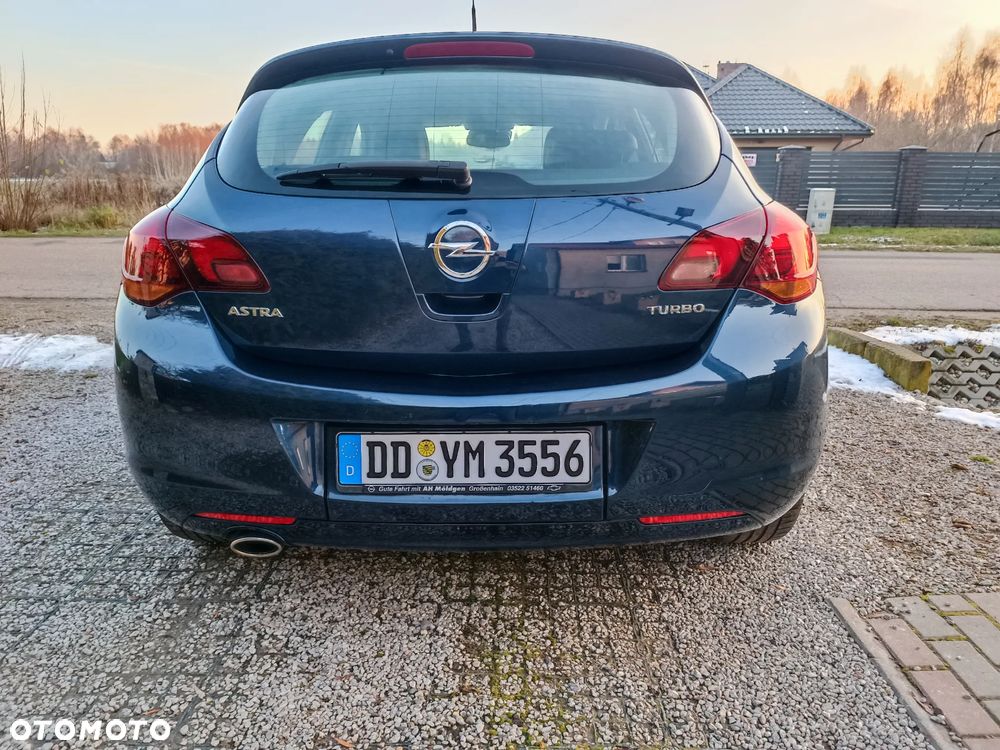 Opel Astra 1.4 Turbo Cosmo - 4