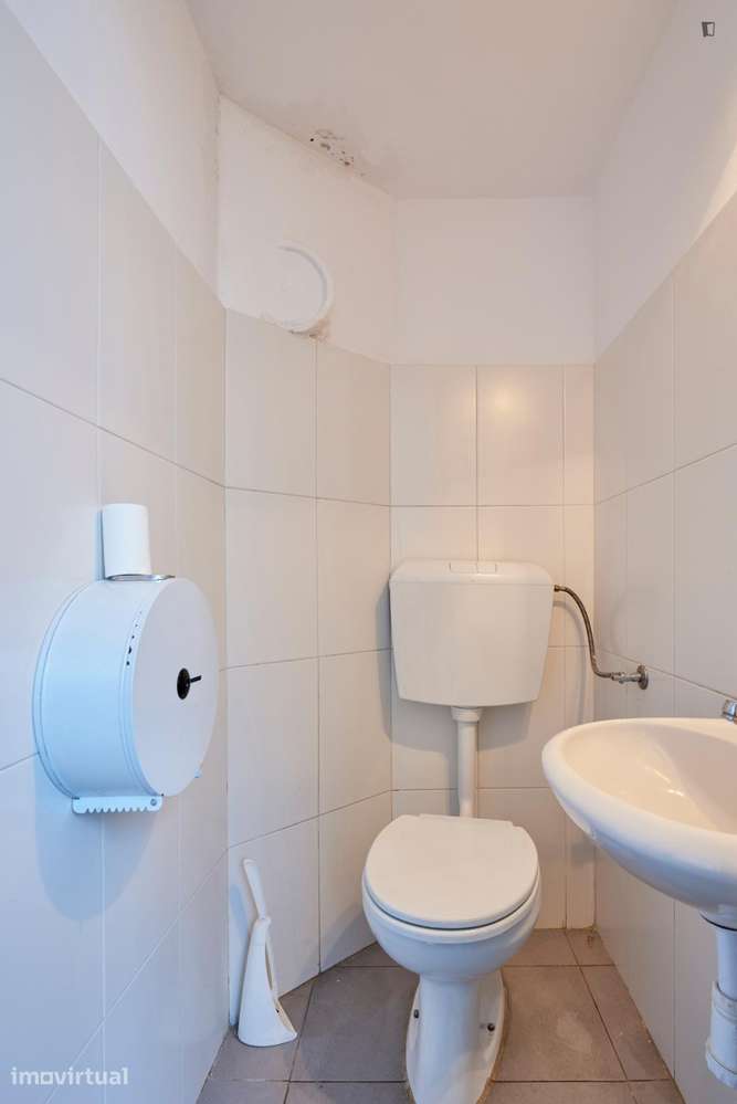 Quarto - localizado em Alameda Lisbon - Grande imagem: 2/14