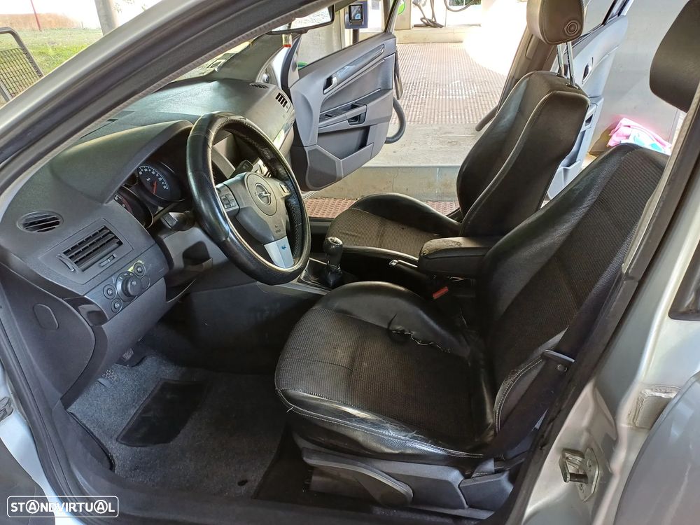 Opel Astra 2.0 T Cosmo - 43