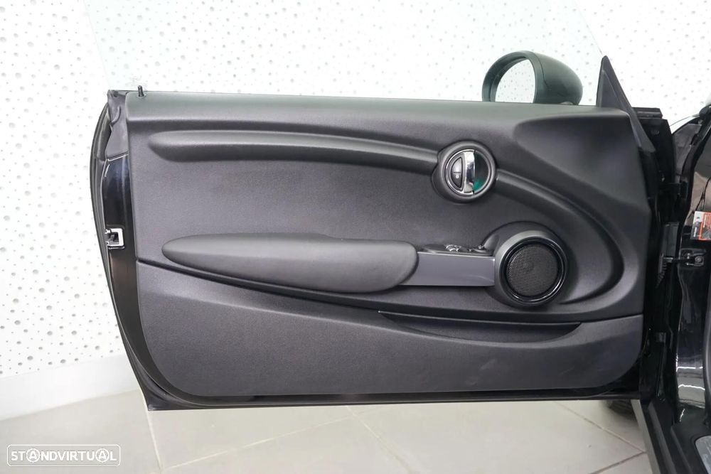 MINI 3 Portas One - 17