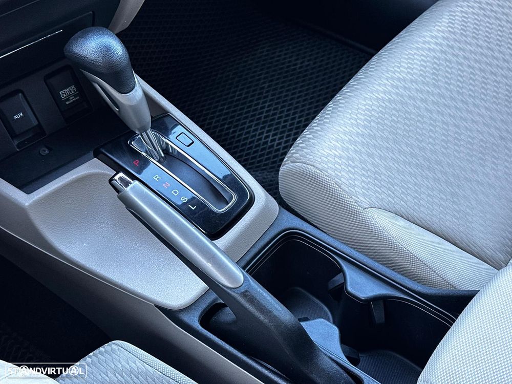 Honda Civic 1.8 i-VTEC Auto Comfort - 32