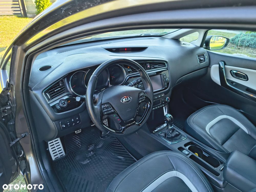 Kia Ceed 1.6 CRDi 136 ISG Platinum Edition - 12