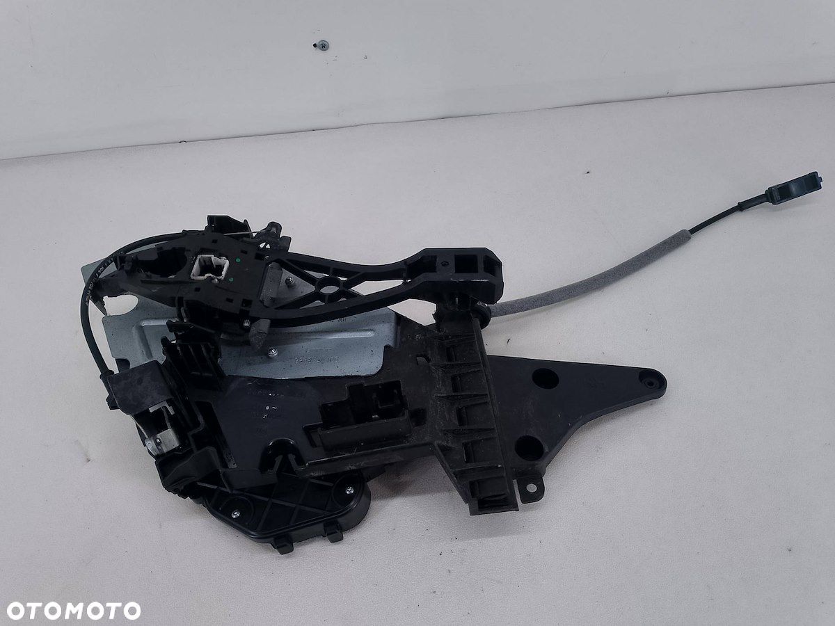 ZAMEK DRZWI PRAWY TYŁ VOLVO S80 II ( 07-13 ) 30661075  986922-105 - 1