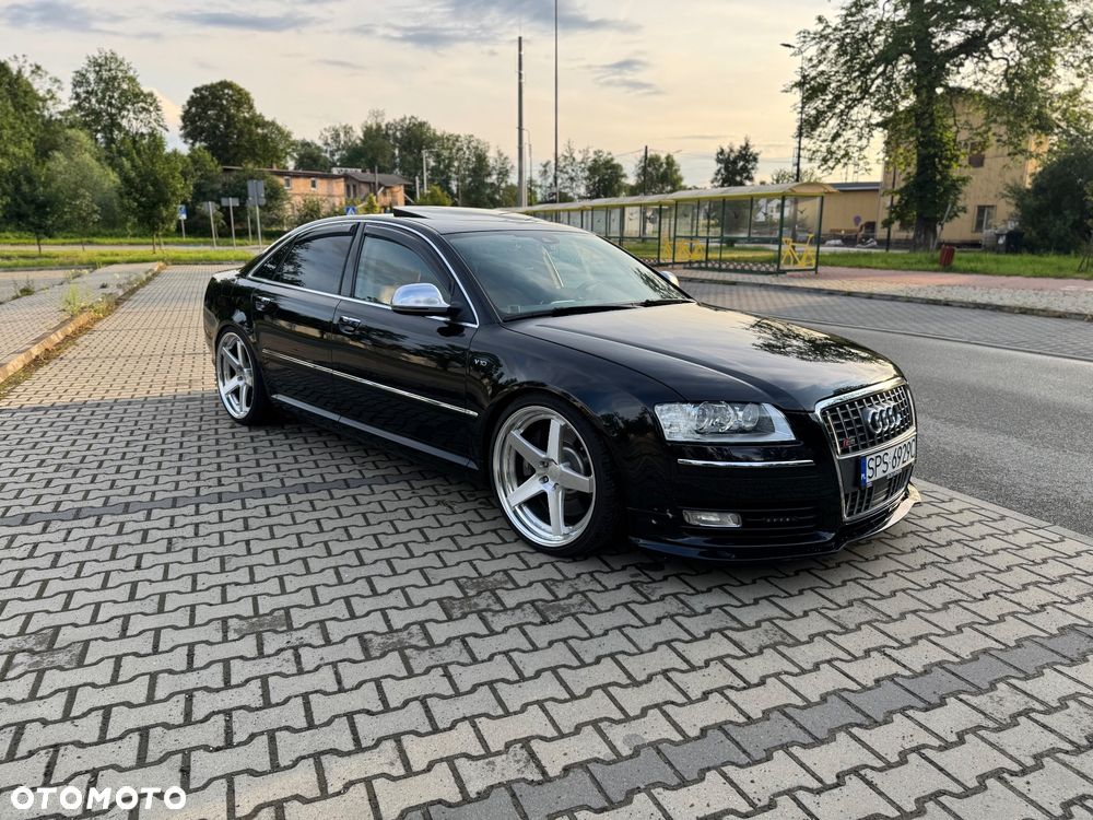 Audi S8 - 4