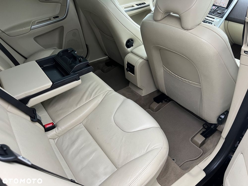 Volvo XC 60 2.4D Momentum - 20