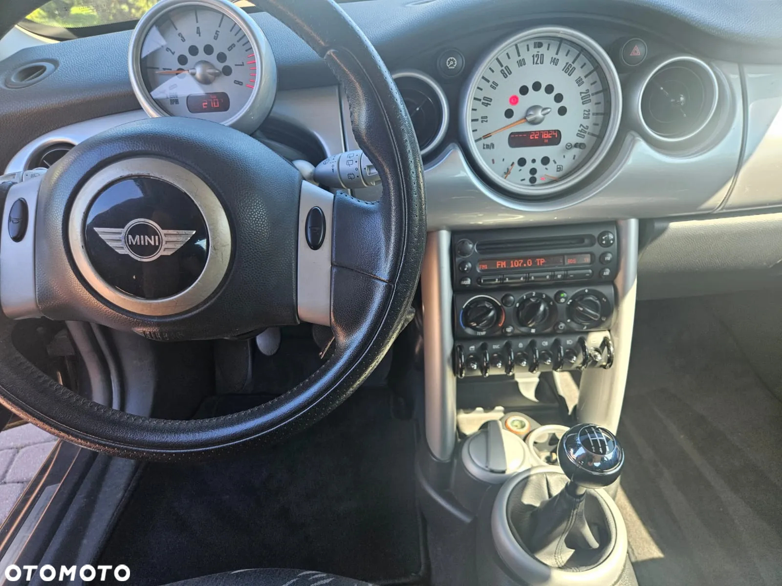 MINI ONE - 10