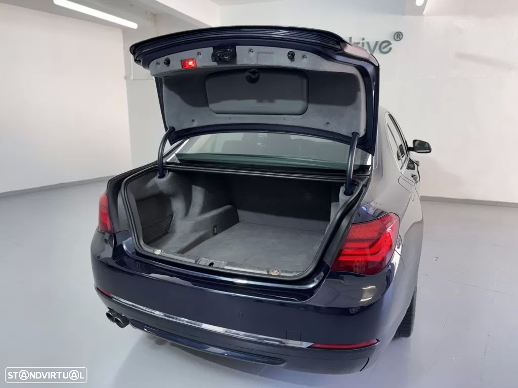 BMW 730 - 53