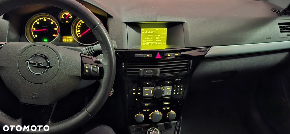 Opel Astra 1.9 CDTI Sport - 12