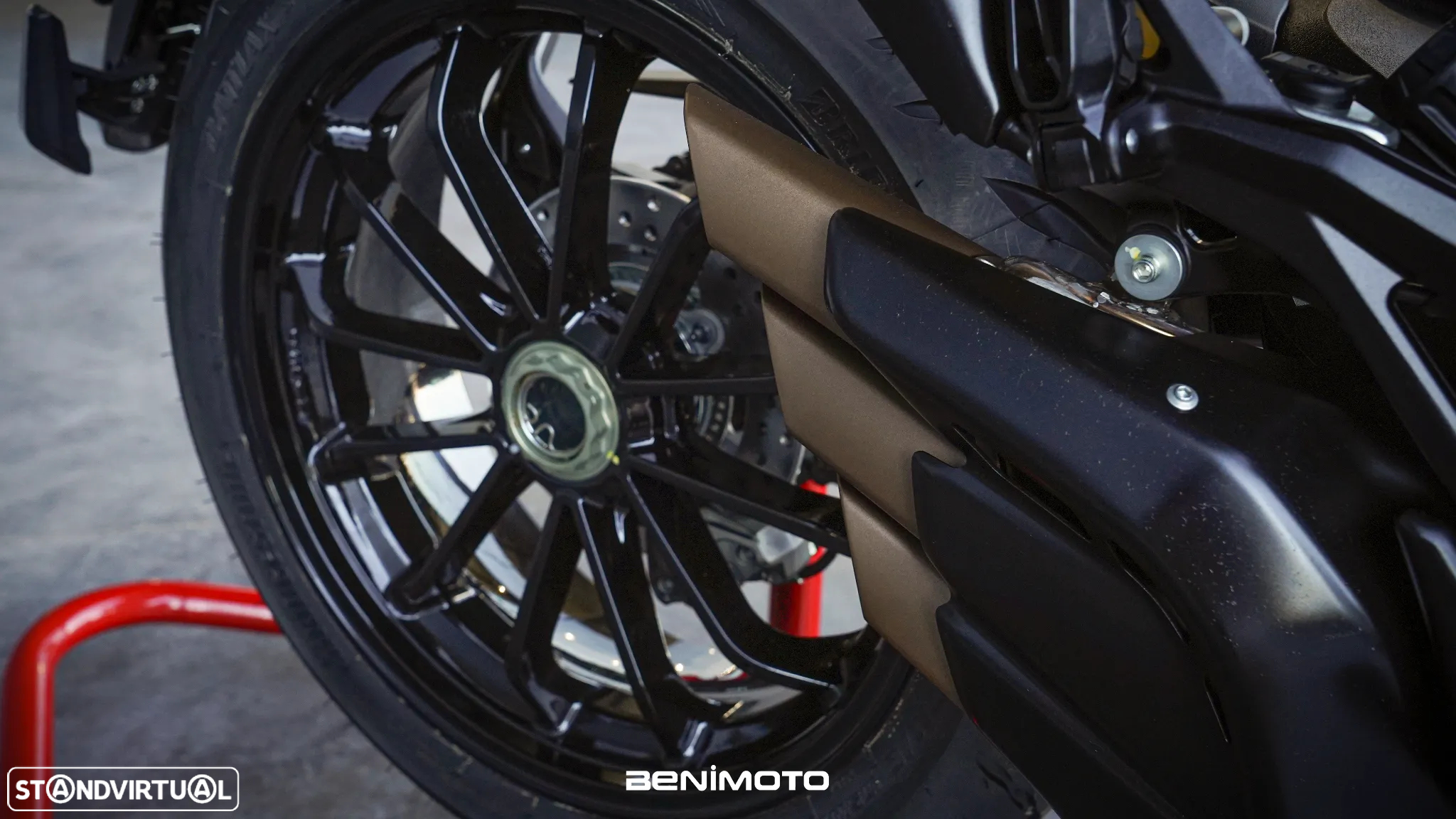 MV Agusta Turismo Veloce R - 15