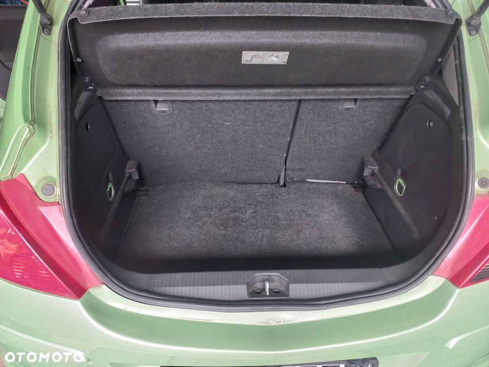 Opel Corsa 1.4 16V Enjoy - 13