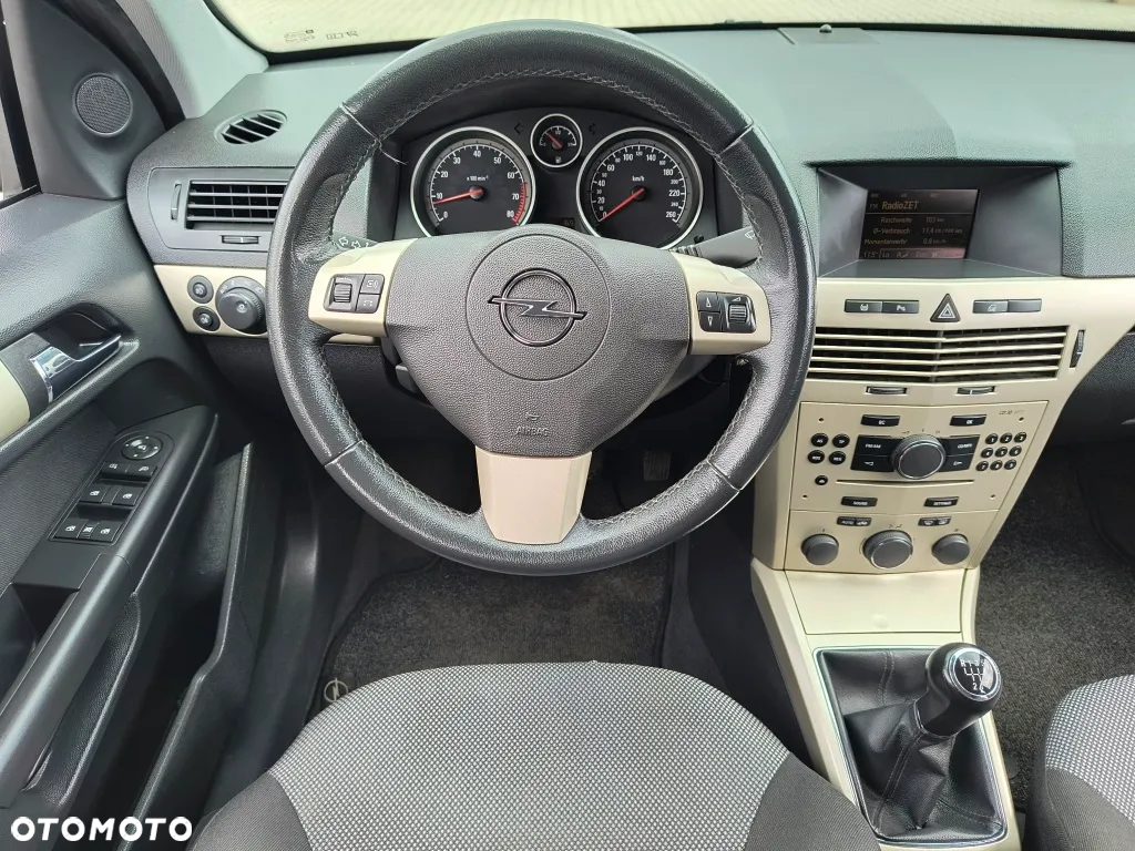 Opel Astra 1.8 Caravan Edition - 13