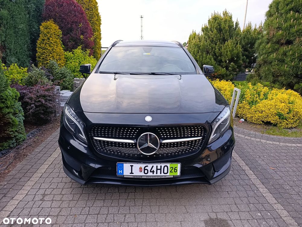 Mercedes-Benz GLA 250 AMG Line - 4