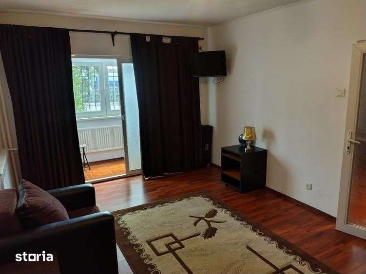Garsonieră spatioasă , decomandată , parter înalt, INEL 2 — fotografia 2